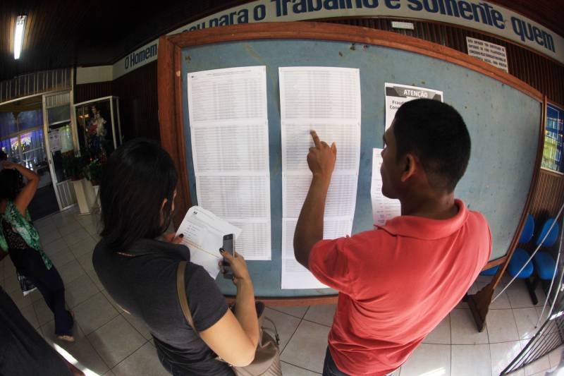 Dos 10 concursos realizados em 2018, dois foram inéditos: o para a Secretaria de Comunicação do Estado, homologado no último dia 23 de novembro, com sete vagas preenchidas, e o para agente prisional da Susipe, com previsão de homologação para o dia 13 de dezembro e 500 vagas ofertadas. Outros concursos realizados em 2018 que aguardam apenas a homologação são para 469 demais cargos na Susipe, para a Adepará (foto), Detran e Seaster.

FOTO: THIAGO GOMES / ARQUIVO AG. PARÁ
DATA: 07.12.2018
BELÉM - PARÁ <div class='credito_fotos'>Foto: Thiago Gomes /Ag. Pará   |   <a href='/midias/2018/originais/3017cdc1-f82e-4a44-a0c8-03ff7185c5fa.jpg' download><i class='fa-solid fa-download'></i> Download</a></div>