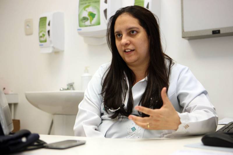 Para evitar as doenças oportunistas do período chuvoso, Tanize Nazaré (foto) recomenda aos idosos que evitem locais aglomerados e não deixe de vacinar contra a gripe.
FOTO: CARLOS SODRÉ / ARQUIVO AG. PARÁ
DATA: 28.09.2016
BELÉM - PARÁ <div class='credito_fotos'>Foto: Carlos Sodré/Agência Pará | <a href='/midias/2018/originais/307bdf1e-4bc0-48bc-bfed-52775ecb4616.jpg' download><i class='fa-solid fa-download'></i> Download</a></div>