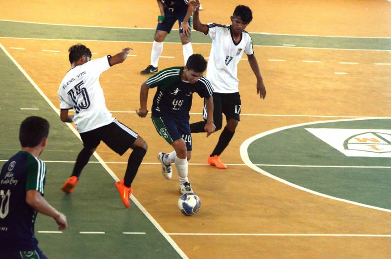 No momento em que os Jogos Estudantis Paraenses (Jeps) atingem a marca histórica de 60 anos, o município de Mocajuba (foto), na Região do Baixo-Tocantins, está em festa ao sediar, desde a quarta-feira, 16, as competições regionais do evento estudantil.
FOTO: ELISEU DIAS / ASCOM SEDUC
DATA: 17.05.2018
MOCAJUBA - PARÁ <div class='credito_fotos'>Foto: Eliseu Dias / Ascom Seduc | <a href='/midias/2018/originais/3107eaf4-99dc-49e3-937e-c256c6025c78.jpg' download><i class='fa-solid fa-download'></i> Download</a></div>