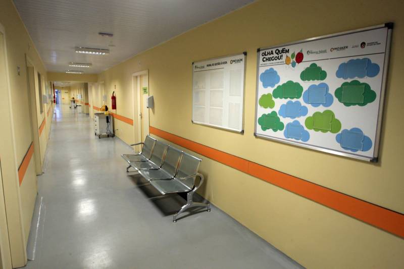 Em apenas um mês de funcionamento, o Hospital Materno-Infantil de Barcarena Dra. Anna Turan (HMIB) alcançou 97% em satisfação dos usuários, de acordo com o Serviço de Atendimento ao Usuário (SAU). Nesse período, o hospital teve grande atuação na região em atendimento humanizado, serviços e equipamentos.
FOTO: SIDNEY OLIVEIRA / ARQUIVO AG. PARÁ
DATA: 20.09.2018
BARCARENA - PARÁ <div class='credito_fotos'>Foto: Sidney Oliveira/Ag. Pará | <a href='/midias/2018/originais/3116f5a1-b78b-426a-9e07-83ec780cf8ab.jpg' download><i class='fa-solid fa-download'></i> Download</a></div>
