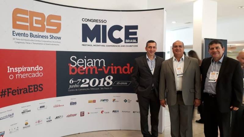Convidada a integrar a programação da EBS – Feira da Indústria dos Eventos Corporativos, Incentivos, Congressos, Feiras e Treinamentos & Desenvolvimento, realizada no início deste mês, em São Paulo, a Organização Social Pará 2000 (foto) apresentou ao público paulista os atrativos do Pará como destino para negócios e eventos. A proposta do evento, que ocorre todos os anos, é estreitar relações e gerar oportunidades de negócios, reunindo em um só lugar toda a cadeia produtiva do setor. Na ocasião, seis importantes complexos turísticos do Pará, que estão sob a gestão da OS com supervisão da Secretaria de Turismo (Setur), foram apresentados aos participantes da feira.
FOTO: ASCOM / OS PARÁ 2000
DATA: 11.06.2018
SÃO PAULO - SP <div class='credito_fotos'>Foto: ASCOM OS PARÁ 2000 | <a href='/midias/2018/originais/325b4ca1-0bad-4bde-a567-8ef4cc4e237f.jpg' download><i class='fa-solid fa-download'></i> Download</a></div>