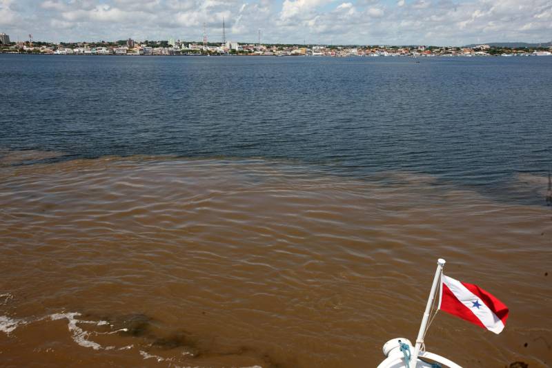 Encontro das águas do Rio Tapajós com Amazonas, em Santarém 

FOTO: CRISTINO MARTINS / AG. PARÁ
BELÉM - PARÁ <div class='credito_fotos'>Foto: Cristino Martins/Ag. Pará   |   <a href='/midias/2018/originais/32b23a78-1329-46f4-9456-6bccdbb1f634.jpg' download><i class='fa-solid fa-download'></i> Download</a></div>