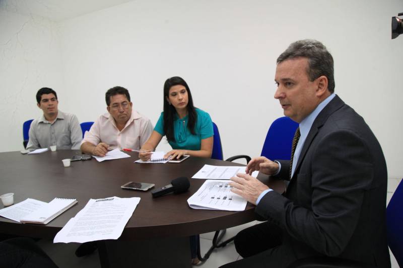 Segundo o diretor do Procon no Pará, Moyses Bendahan, a publicação do Cadastro tem o objetivo de educar fornecedores, “incentivando-os à melhoria contínua, e informar consumidores, visando prevenir a ocorrência de relações de consumo frustradas, e dar subsídio à elaboração de políticas públicas”. O diretor explicou que todos os Procons do Brasil divulgaram os números nesta quinta-feira (15), Dia Internacional do Consumidor.
FOTO: WAGNER ALMEIDA / ASCOM SEJUDH
DATA: 15.03.2018
BELÉM - PARÁ <div class='credito_fotos'>Foto: Wagner Almeida/ Ascom Sejudh | <a href='/midias/2018/originais/333da31c-7f64-46ed-bcae-80cdcd01eafb.jpg' download><i class='fa-solid fa-download'></i> Download</a></div>