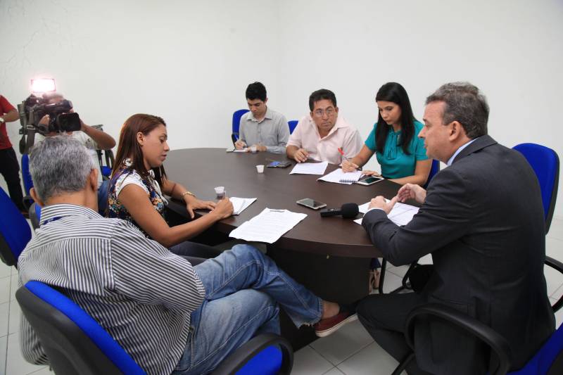 Segundo o diretor do Procon no Pará, Moyses Bendahan, a publicação do Cadastro tem o objetivo de educar fornecedores, “incentivando-os à melhoria contínua, e informar consumidores, visando prevenir a ocorrência de relações de consumo frustradas, e dar subsídio à elaboração de políticas públicas”. O diretor explicou que todos os Procons do Brasil divulgaram os números nesta quinta-feira (15), Dia Internacional do Consumidor.
FOTO: WAGNER ALMEIDA / ASCOM SEJUDH
DATA: 15.03.2018
BELÉM - PARÁ <div class='credito_fotos'>Foto: Wagner Almeida/ Ascom Sejudh | <a href='/midias/2018/originais/336dc40b-2acc-4483-94d0-1865a120139c.jpg' download><i class='fa-solid fa-download'></i> Download</a></div>