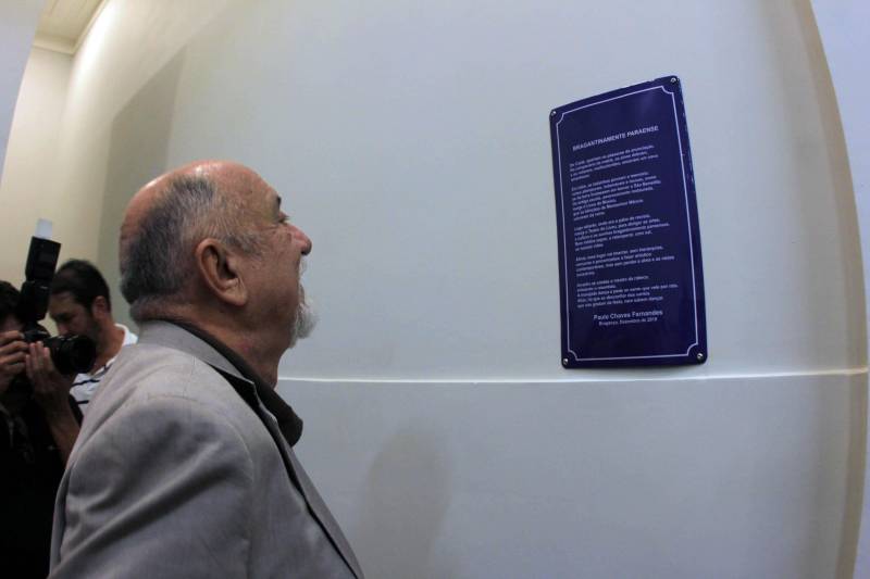 A cerimônia de inauguração foi presidida pelo governador Simão Jatene (foto), já sinalizando importância do projeto idealizado para formação livre de músicos não só de Bragança, mas também de outros municípios, notadamente do nordeste paraense.

FOTO: RODOLFO OLIVEIRA / AG. PARÁ
DATA: 16.12.2018
BRAGANÇA - PARÁ <div class='credito_fotos'>Foto: Rodolfo Oliveira/Ag. Pará   |   <a href='/midias/2018/originais/35084d6f-c48f-43fe-b7e2-6d3421bd424a.jpg' download><i class='fa-solid fa-download'></i> Download</a></div>