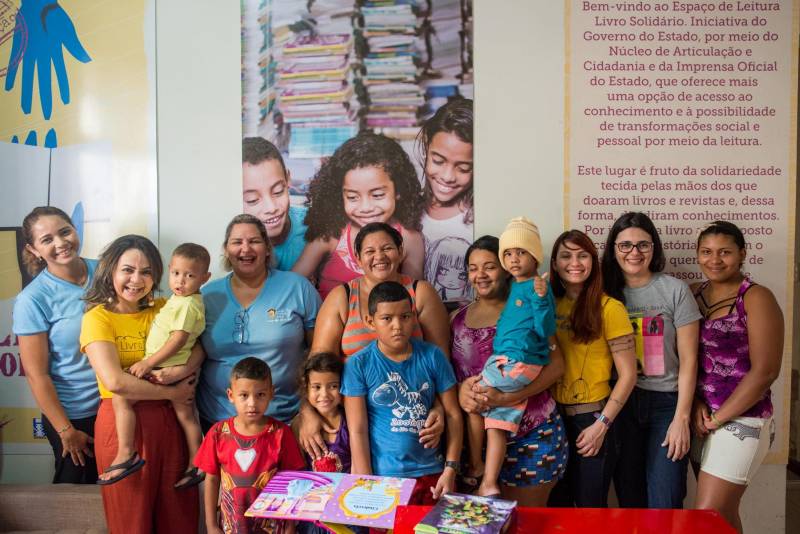 Crianças atendidas pela Casa de Apoio a Crianças com Câncer, Menino Jesus III ganharam, na manhã desta quinta-feira (29), um Espaço de Leitura do projeto Livro Solidário, coordenado pela Imprensa Oficial do Estado (IOE) e Núcleo de Articulação e Cidadania (NAC), do Governo do Estado. A Casa fica na Travessa Castelo Branco, no bairro de São Brás, em Belém.

FOTO: FERNANDO SETTE CÂMARA / ASCOM IOE
DATA: 29.11.2018
BELÉM - PARÁ <div class='credito_fotos'>Foto: FERNANDO SETTE CÂMARA / ASCOM IOE   |   <a href='/midias/2018/originais/35cbe732-14fb-4980-92f6-601da1eaa2b3.jpg' download><i class='fa-solid fa-download'></i> Download</a></div>
