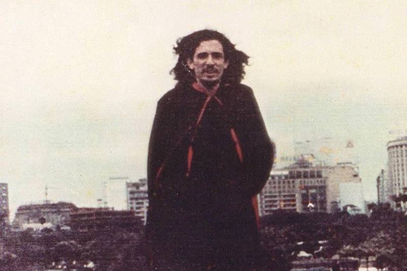 “Torquato Neto – Todas as Horas do Fim”, dirigido e escrito pela dupla Eduardo Ades e Marcus Fernando, terá estreia nesta quinta-feira, 8, às 16h, no Cine Líbero Luxardo, da Fundação Cultural do Pará (FCP). 

FOTO: DIVULGAÇÃO
DATA: 07.03.2018 <div class='credito_fotos'>Foto: Divulgação   |   <a href='/midias/2018/originais/3611d7b3-1ce5-40f1-bfaf-fd48ba149e84.jpg' download><i class='fa-solid fa-download'></i> Download</a></div>