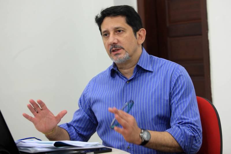 Segundo o diretor Científico da Fapespa, Helder de Paula Mello (foto), o objetivo dos investimentos é contribuir para que o município passe por transformações positivas nos próximos anos, já que em pouco tempo a economia de toda a região sentirá os reflexos da exploração de petróleo.
FOTO: RODOLFO OLIVEIRA / AG. PARÁ
DATA: 24.04.2018
SALINÓPOLIS - PARÁ <div class='credito_fotos'>Foto: Rodolfo Oliveira/Ag. Pará | <a href='/midias/2018/originais/364cf213-18fa-4af5-9154-db9c845a6a96.jpg' download><i class='fa-solid fa-download'></i> Download</a></div>