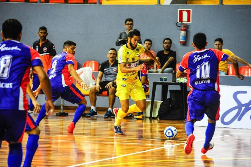 Na noite desta segunda-feira (19), o Mangueirinho recebeu pela primeira vez um jogo da Liga Nacional de Futsal (LNF). O confronto foi entre os paraenses do Shouse e a equipe do São José Futsal, que se enfrentaram pela fase de classificação do campeonato. A partida terminou com o placar marcando 7 a 1 para o time paulista.
FOTO: LEANDRO SANTANA / ASCOM SEEL
DATA: 19.03.2018
BELÉM - PARÁ <div class='credito_fotos'>Foto: LEANDRO SANTANA / ASCOM SEEL | <a href='/midias/2018/originais/36681329-37b1-45c6-b47e-d1e0c949ed8d.jpg' download><i class='fa-solid fa-download'></i> Download</a></div>