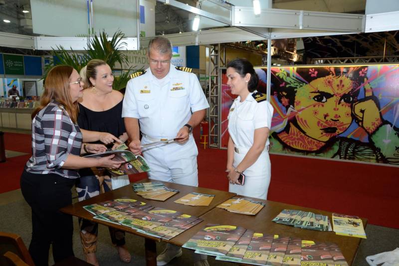 A Classe Hospitalar da Secretaria de Estado de Educação (Seduc) lançou, nesta segunda-feira, 4, o Caderno Pedagógico - Espaço Acolher, uma publicação lúdica sobre conscientização, prevenção e para mobilização da sociedade no enfrentamento aos acidentes com eixo de motor de embarcações nos rios da Amazônia, que provocam o escalpelamento. O lançamento do Caderno Pedagógico contou com a presença do Capitão da Capitania dos Portos do Pará, José Alexandre Santiago (foto).

FOTO: FERNANDO NOBRE / ASCOM SEDUC
DATA: 04.06.2018
BELÉM - PARÁ <div class='credito_fotos'>Foto: FERNANDO NOBRE/ASCOM SEDUC   |   <a href='/midias/2018/originais/36c2322a-737a-4e6e-8b94-abf220e811a7.jpg' download><i class='fa-solid fa-download'></i> Download</a></div>