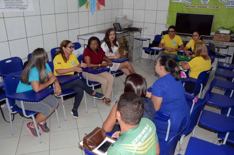 O município de Mãe do Rio, na região nordeste do Pará, receberá, no período de 9 a 13 deste mês, a 2ª etapa Regional dos Jogos Estudantis Paraenses (Jeps), que reunirá alunos-atletas de nove municípios da região, em uma disputa por uma vaga na etapa estadual dos jogos - que ocorrerá em junho, no Ginásio Olímpico Guilherme Paraense, em Belém. Quatro modalidades estarão em disputa durante os cinco dias da competição em Mãe do Rio: Futsal, Handebol, Voleibol e Basquetebol no masculino e feminino nas categorias A (alunos de 12 a 14 anos) e B (alunos de 15 a 17 anos). Estão inscritos atletas dos seguintes municípios, além de Mãe do Rio: Concórdia do Pará, Irituia, Aurora do Pará, Tomé-Açu, Ipixuna do Pará, Acará, Ulianopólis e Paragominas.
FOTO: ELISEU DIAS / ASCOM SEDUC
DATA: 09.05.2018
MÃE DO RIO - PARÁ <div class='credito_fotos'>Foto: Eliseu Dias / Ascom Seduc | <a href='/midias/2018/originais/37049a09-c895-4d2d-b9e3-cb9ea555d0ac.jpg' download><i class='fa-solid fa-download'></i> Download</a></div>