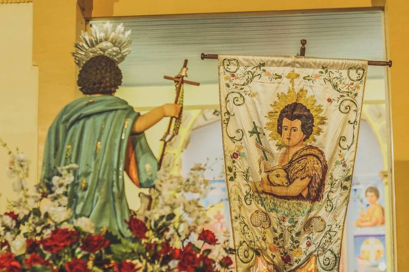 A população de Cametá, no Tocantins, comemorou neste domingo (24), o último dia da festividade do padroeiro da cidade, São João Batista, que vem ganhando homenagem especial desde o dia 14 de junho.
FOTO: TONINHO CASTRO / PREFEITURA DE CAMETÁ
DATA: 24.06.2018
CAMETÁ - PARÁ <div class='credito_fotos'>Foto: TONINHO CASTRO / PREFEITURA DE CAMETÁ | <a href='/midias/2018/originais/38d59e79-fa4f-4d36-b473-de1d84151639.jpg' download><i class='fa-solid fa-download'></i> Download</a></div>