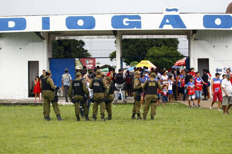 O Bragantino conquistou o terceiro lugar do Campeonato Paraense 2018 na tarde este sábado, 7. O Tubarão do Caeté recebeu o São Raimundo no Estádio Diogão e levou pelo placar de 1 x 0.
FOTO: THIAGO GOMES / AG. PARÁ
DATA: 07.04.2018
BRAGANÇA - PARÁ <div class='credito_fotos'>Foto: Thiago Gomes /Ag. Pará | <a href='/midias/2018/originais/390c442e-dda8-4133-9a27-acf7c3efc4f7.jpg' download><i class='fa-solid fa-download'></i> Download</a></div>