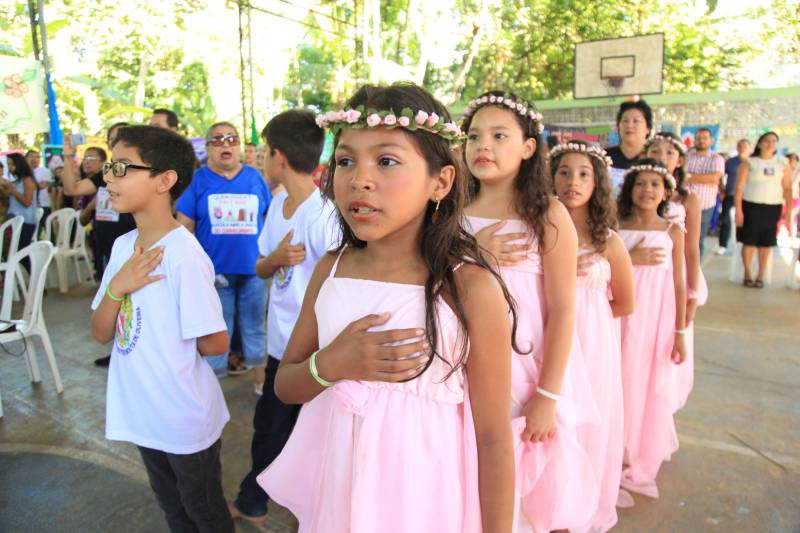 Uma ampla Ação de Cidadania abriu no sábado (3) a programação do governo do Estado alusiva ao Dia Internacional da Mulher – 8 de Março. Com o tema “Protagonismo Feminino nos Espaços de Decisão”, a ação foi realizada na Escola Estadual de Ensino Fundamental e Médio Dr. José Márcio Ayres, no Tapanã, em Belém.
FOTO: WAGNER ALMEIDA / SEJUDH
DATA: 03.03.2018
BELÉM - PARÁ <div class='credito_fotos'>Foto: Wagner Almeida/ Ascom Sejudh | <a href='/midias/2018/originais/3a46e6e3-9a6d-4539-9cc5-23e4b2dddd46.jpg' download><i class='fa-solid fa-download'></i> Download</a></div>