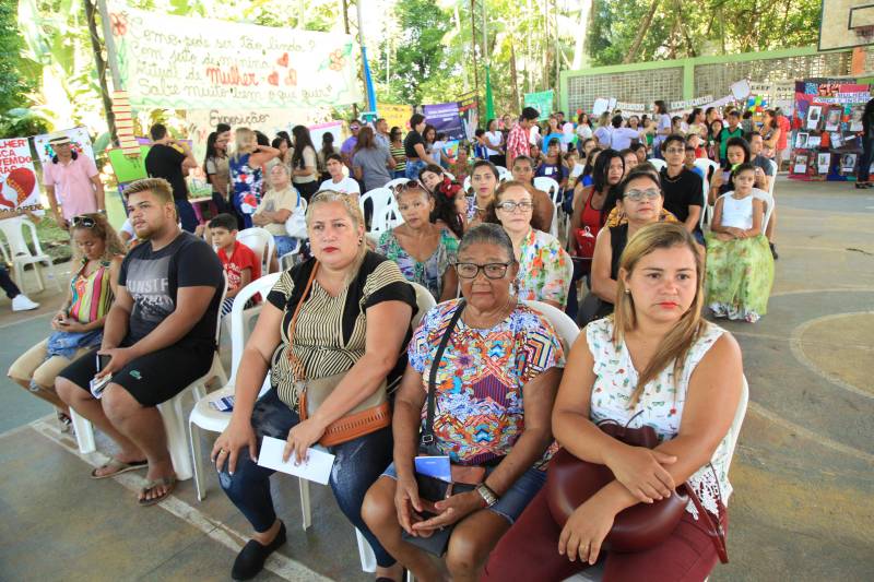 Uma ampla Ação de Cidadania abriu no sábado (3) a programação do governo do Estado alusiva ao Dia Internacional da Mulher – 8 de Março. Com o tema “Protagonismo Feminino nos Espaços de Decisão”, a ação foi realizada na Escola Estadual de Ensino Fundamental e Médio Dr. José Márcio Ayres, no Tapanã, em Belém.
FOTO: WAGNER ALMEIDA / SEJUDH
DATA: 03.03.2018
BELÉM - PARÁ <div class='credito_fotos'>Foto: Wagner Almeida/ Ascom Sejudh | <a href='/midias/2018/originais/3a89e950-a043-49b2-87f4-01fd84c4d1b9.jpg' download><i class='fa-solid fa-download'></i> Download</a></div>