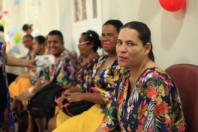 Com palestras, emissão de documentos, apresentações culturais, oficinas e exposições, o Dia D da Cidadania com Síndrome de Down trouxe uma programação diversificada e educativa sobre a questão das pessoas com deficiência intelectual, na manhã desta quinta-feira, 22, na Secretaria de Estado de Justiça e Direitos Humanos (Sejudh).
FOTO: WAGNER ALMEIDA / ASCOM SEJUDH
DATA: 22.03.2018
BELÉM - PARÁ <div class='credito_fotos'>Foto: Wagner Almeida/ Ascom Sejudh | <a href='/midias/2018/originais/3bcea2b5-cb50-4fc4-bf66-93fffce8de01.jpg' download><i class='fa-solid fa-download'></i> Download</a></div>