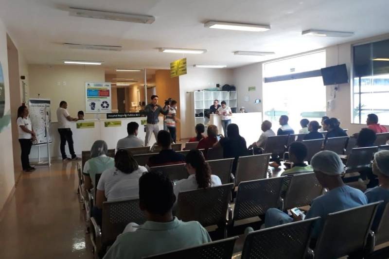 O câncer de próstata é a doença mais incidente entre os homens, principalmente os mais velhos. A importância de falar sobre o assunto vem das estatísticas. Segundo o urologista,  Laureno Norat, que atende no Hospital Regional Público do Leste (HRPL), “um a cada seis homens, tem ou terá a doença. E quanto maior a idade, maior a chance do tumor se manifestar”, ressalta.

FOTO: ASCOM HRPL
DATA: 18.11.2018
PARAGOMINAS - PARÁ <div class='credito_fotos'>Foto: ASCOM HRPL   |   <a href='/midias/2018/originais/3c3c07ad-d85b-46ff-b465-65494dffa621.jpg' download><i class='fa-solid fa-download'></i> Download</a></div>