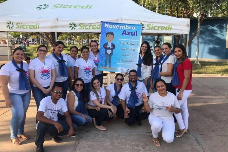 Uma ação de prevenção contra o câncer da próstata, oferecida pelo Hospital Geral de Tailândia (HGT), proporcionou a realização de 120 exames de PSA (Antígeno Prostático Específico), que serve para diagnosticar alterações na próstata como prostatite, hipertrofia benigna da próstata ou câncer de próstata. O exame será realizado, por agendamento, durante a campanha “Novembro Azul”, que se estenderá até o final deste mês para homens a partir dos 45 anos.
FOTO: ASCOM HGT
DATA: 16.11.2018
TAILÂNDIA - PARÁ <div class='credito_fotos'>Foto: ASCOM HGT TAILÂNDIA | <a href='/midias/2018/originais/3cf783f0-df35-4cb4-895d-d5e9297c958b.jpg' download><i class='fa-solid fa-download'></i> Download</a></div>