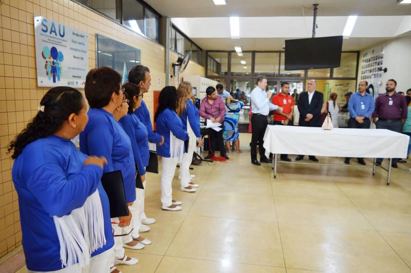 Nesta terça-feira, 20, a unidade comemorou 12 anos de funcionamento. Uma cerimônia marcou a celebração do aniversário no sábado, 17. O evento contou com a apresentação do Grand Coral Metropolitano. Como Lucas, o diretor-geral do Hospital Metropolitano, Rogério Kuntz (falando), enfatizou o estado em que muitos pacientes costumam dar entrada no HMUE, uma unidade referência no atendimento a trauma e queimados.
FOTO: KENNYA CORRÊA / ASCOM HMUE
DATA: 17.03.2018
ANANINDEUA - PARÁ <div class='credito_fotos'>Foto: KENNY CORRÊA / ASCOM HPEG | <a href='/midias/2018/originais/3d69ebd3-4c20-408b-ae27-0b8e70dfa84f.jpg' download><i class='fa-solid fa-download'></i> Download</a></div>