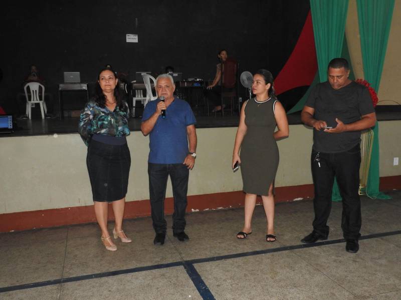 Termina neste sábado, 17, o atendimento da Caravana Pro Paz Cidadania em Bragança, município localizado na região nordeste do estado. Com o apoio da prefeitura e secretarias estaduais, a ação começou na quinta-feira, 15, no ginásio do Senai. Até o momento, mais de dois mil atendimentos foram feitos. A população pode solicitar a emissão de RG, CPF, certidão de nascimento (1° e 2° via), Id Jovem, identidade de nome social e aconselhamento jurídico.
FOTO: CARLOS SODRÉ / AG. PARÁ
DATA: 16.03.2018
BRAGANÇA - PARÁ <div class='credito_fotos'>Foto: Carlos Sodré/Agência Pará | <a href='/midias/2018/originais/3e9e33da-b508-49a8-882f-7c7ed5fe549c.jpg' download><i class='fa-solid fa-download'></i> Download</a></div>