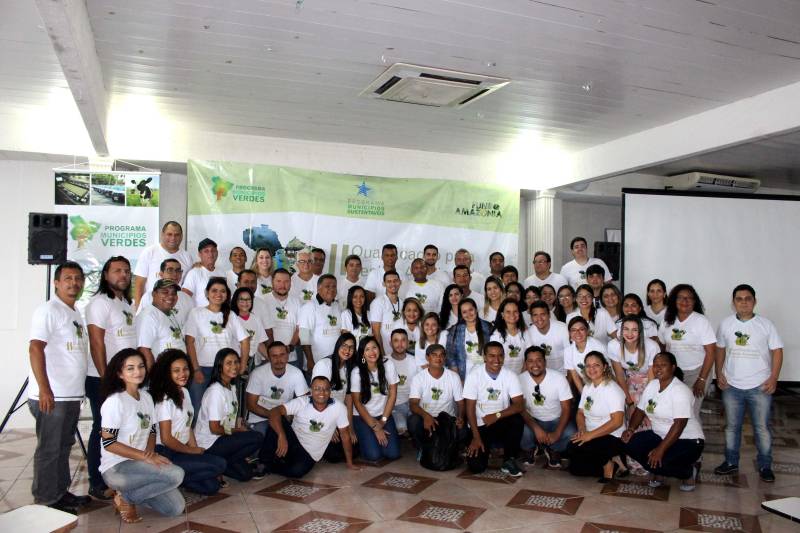 A primeira etapa da II Qualificação para Gestão Ambiental dos municípios paraenses, promovida pela Secretaria de Estado de Meio Ambiente e Sustentabilidade (Semas) e pelo Programa Municípios Verdes (PMV), foi concluída na sexta-feira (11), com a participação de 80 pessoas.
FOTO: ASCOM SEMAS
DATA: 11.05.2018
BELÉM - PARÁ <div class='credito_fotos'>Foto: ASCOM SEMAS | <a href='/midias/2018/originais/3ef03b09-a572-40ec-a069-6094c8a53656.jpg' download><i class='fa-solid fa-download'></i> Download</a></div>