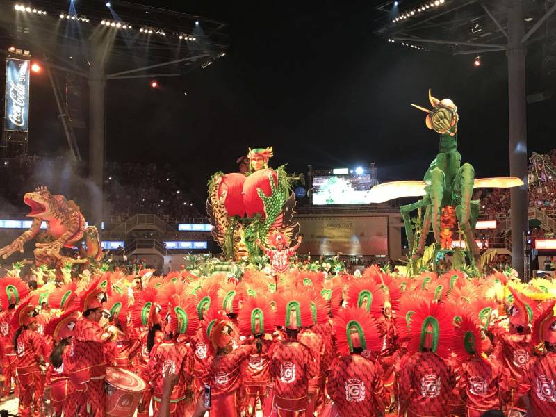 Pelo segundo ano consecutivo, a TV Cultura de São Paulo vai transmitir o Festival Folclórico de Parintins (foto). A boa notícia para os paraenses é que a TV Cultura do Pará vai retransmitir a programação nacional, ao vivo, nesta sexta-feira (29), a partir das 22h30, e no sábado (30) e domingo (1º), às 21h. Os internautas também poderão acompanhar o espetáculo pelo Portal Cultura. Além das cinco horas e meia de transmissão em cada dia, com links da arena e surpresas direto dos camarotes, a emissora também exibirá no Jornal da Cultura e no Metrópolis reportagens sobre a maior ópera a céu aberto do mundo. A cobertura integra uma série de ações da emissora visando promover as tradições nacionais em todo o País. Das três maiores festas populares – Carnaval, São João e Parintins – a TV pública exibe duas.
FOTO: ASCOM / PORTAL CULTURA
DATA: 30.06.2017
PARINTINS - AMAZONAS <div class='credito_fotos'>Foto: ASCOM / PORTAL CULTURA | <a href='/midias/2018/originais/3f170d29-b962-4075-ad75-d9e03f513e18.jpg' download><i class='fa-solid fa-download'></i> Download</a></div>