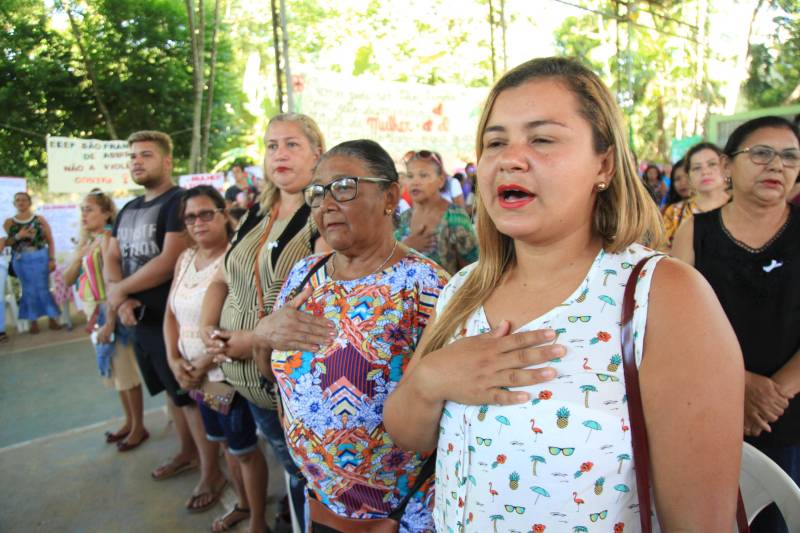 Uma ampla Ação de Cidadania abriu no sábado (3) a programação do governo do Estado alusiva ao Dia Internacional da Mulher – 8 de Março. Com o tema “Protagonismo Feminino nos Espaços de Decisão”, a ação foi realizada na Escola Estadual de Ensino Fundamental e Médio Dr. José Márcio Ayres, no Tapanã, em Belém.
FOTO: WAGNER ALMEIDA / SEJUDH
DATA: 03.03.2018
BELÉM - PARÁ <div class='credito_fotos'>Foto: Wagner Almeida/ Ascom Sejudh | <a href='/midias/2018/originais/41d689b1-421a-4ee1-afbe-ee00cc5c064f.jpg' download><i class='fa-solid fa-download'></i> Download</a></div>