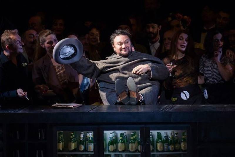 A mostra ‘Ópera na Tela’ desembarca em Belém, nesta terça-feira, 20, com o longa “Os Contos de Hoffmann”, dirigido por Robert Carsen. A exibição ocorre no Cine Líbero Luxardo, da Fundação Cultural do Pará (FCP), em parceria com a Bonfilm. O musical é dividido em três atos e epílogo e aborda uma sátira política, adaptado da obra de Jacques Offenbach e baseado em três contos de E.T.A Hoffmann. projeto traz obras cinematográficas do gênero ópera, realizadas nos verdadeiros templos da ópera. O ‘Ópera na Tela’ apresenta a cultura lírica e sofisticada para a população brasileira e incentiva a democratização desse gênero por meio de longas-metragens adaptados.
FOTO: DIVULGAÇÃO
DATA: 19.02.2018
BELÉM - PARÁ <div class='credito_fotos'>Foto: Divulgação | <a href='/midias/2018/originais/423c48a5-03c8-42af-baf2-d0f9ff79106b.jpg' download><i class='fa-solid fa-download'></i> Download</a></div>