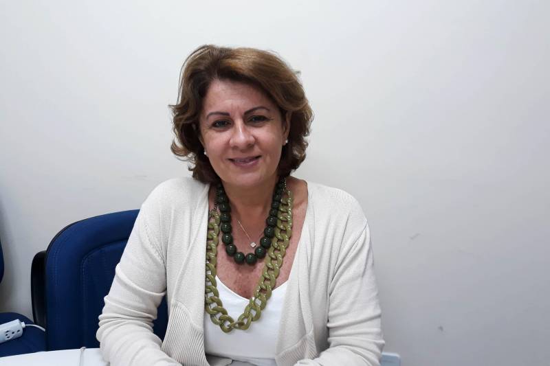 Monitorar e orientar prefeitos e secretários em relação à situação fiscal dos municípios é o objetivo da equipe técnica da Secretaria Extraordinária de Estado de Municípios Sustentáveis (Semsu) que está em Santarém desde esta quinta-feira (19), acompanhando a situação de oito municípios. As reuniões prosseguem nesta sexta-feira (20), no Centro Regional de Governo do Baixo Amazonas. Na foto, a assessora técnica da Secretaria de Municípios Sustentáveis, Daniela Sequeira.
FOTO: SAMUEL ALVARENGA / SECOM
DATA: 19.04.2018
SANTARÉM - PARÁ <div class='credito_fotos'>Foto: Samuel Alvarenga / Secom | <a href='/midias/2018/originais/42443d85-0974-4cde-b793-2ed4b85d737a.jpg' download><i class='fa-solid fa-download'></i> Download</a></div>
