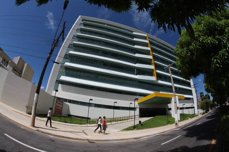 Em 2017 a Santa Casa do Pará (foto) completa 367 anos de uma história que se confunde com a do Estado e seus moradores. Para celebrar essa trajetória, nesta segunda-feira, 20, a Santa Casa assina Termo de Cooperação com a Escola de Governança do Pará (EGPA), para realização do Projeto de Aperfeiçoamento em Qualidade e Segurança do Paciente da Santa Casa.

FOTO: ANTONIO SILVA / AARQUIVO AG. PARÁ
DATA: 20.02.2017
BELÉM - PARÁ <div class='credito_fotos'>Foto: Antônio Silva/Ag. Pará   |   <a href='/midias/2018/originais/439702b7-a7eb-40a1-b8d2-39aeb05e37d6.jpg' download><i class='fa-solid fa-download'></i> Download</a></div>