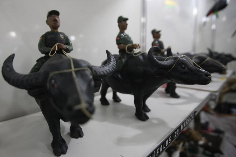 Setecentos artesãos de 54 municípios de diversas regiões do Estado estão reunidos na VI Feira Estadual de Artesanato (Fesarte). 

FOTO: CARLOS SODRÉ / AG. PARÁ
DATA: 22.11.2018
BELÉM - PARÁ <div class='credito_fotos'>Foto: CARLOS SODRÉ / AG. PARÁ    |   <a href='/midias/2018/originais/439dcf5c-a332-4de7-bbb9-883e29b65164.jpg' download><i class='fa-solid fa-download'></i> Download</a></div>