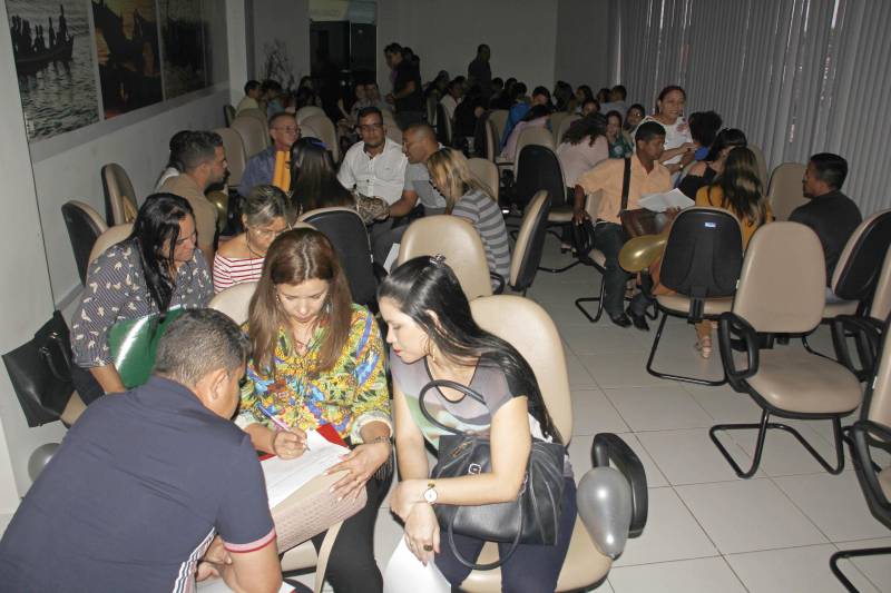 A política de atenção aos egressos do sistema socioeducativo e a orientação e avaliação dos planos municipais de atendimento ao adolescente em conflito com a lei foram os destaques do último dia do 2º Encontro Temático, que terminou nesta sexta-feira (27), em Santarém e abrangeu todas as cidades da Região do Baixo Amazonas.
FOTO: FRANKLIN SALVADOR / ASCOM FASEPA
DATA: 27.04.2017
SANTARÉM - PARÁ <div class='credito_fotos'>Foto: Franklin Salvador/Ascom Fasepa | <a href='/midias/2018/originais/43fad728-7cc7-4447-981b-5990f9d78a68.jpg' download><i class='fa-solid fa-download'></i> Download</a></div>