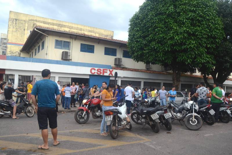 No município de Abaetetuba (foto), 3.015 candidatos fizeram a prova do concurso da Seduc.
FOTO: ELISEU DIAS / ASCOM SEDUC
DATA: 24.06.2018
ABAETETUBA - PARÁ <div class='credito_fotos'>Foto: Eliseu Dias / Ascom Seduc | <a href='/midias/2018/originais/46adec15-b85f-4ba0-b625-23f807b78f55.jpg' download><i class='fa-solid fa-download'></i> Download</a></div>