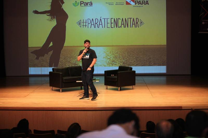 Publicom 2018. O Encontro de Comunicação ocorreu na segunda (11) e terça-feira (12), no Teatro do Sesi, em Belém, e reuniu centenas de participantes. O encontro foi mediado pelo secretário de Comunicação do Estado, Daniel Nardin (foto).

FOTO: MÁCIO FERREIRA / AG. PARÁ
DATA: 12.06.2018
BELÉM - PARÁ <div class='credito_fotos'>Foto: MÁCIO FERREIRA/ AG. PARÁ   |   <a href='/midias/2018/originais/473bdeb9-2866-47ce-afd1-27596d17e3fa.jpg' download><i class='fa-solid fa-download'></i> Download</a></div>