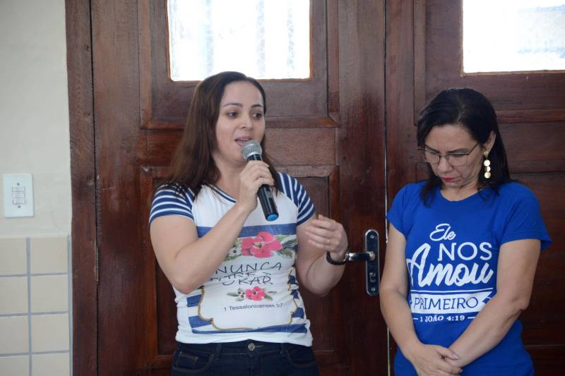 “Uma grande parte dos nossos alunos reside na zona rural e eles enfrentam um longo caminho para chegar à escola. Muitos não têm acesso à internet e, a partir de agora com toda a estrutura que temos e o empenho da gestão, vamos buscar o melhoramento da nota do Ideb, mantendo a qualidade da nossa educação”, disse a professora de Língua Portuguesa Margarida Massias (foto).

FOTO: FERNANDO NOBRE / ASCOM SEDUC
DATA: 17.12.2018
AUGUSTO CORRÊA - PARÁ <div class='credito_fotos'>Foto: FERNANDO NOBRE/ASCOM SEDUC   |   <a href='/midias/2018/originais/48d5f2fd-28c5-4963-9608-0104b0a7f272.jpg' download><i class='fa-solid fa-download'></i> Download</a></div>