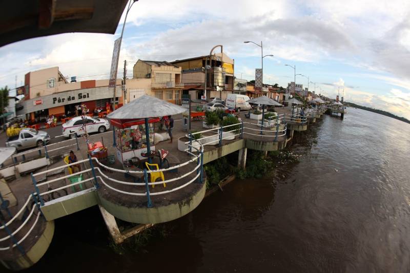 A cidade de Marabá, localizada entre dois grandes rios, Itacaiúnas e Tocantins, no sudeste paraense, comemora nesta sexta-feira, dia 5 de abril, 100 anos de emancipação política e administrativa.
Na foto: orla da cidade
FOTO: ANTONIO SILVA/AG. PARÁ
DATA: 02.04.2013
BELÉM - PARÁ <div class='credito_fotos'>Foto: ANTONIO SILVA / AG. PARÁ | <a href='/midias/2018/originais/4994cce5-b5d9-4829-9e2a-36decf216875.jpg' download><i class='fa-solid fa-download'></i> Download</a></div>