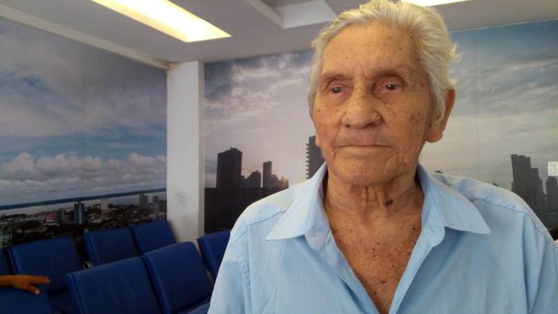 Usuário do Hospital Jean Bitar (HJB), que é referência no estado para atendimento à geriatria, Mário da Silva Pires, 82, afirma que participa de todas as campanhas em combate a doença.
FOTO: ASCOM / HJB
DATA: 22.04.2018
BELÉM - PARÁ <div class='credito_fotos'>Foto: ASCOM HJB | <a href='/midias/2018/originais/4b46526d-e791-446c-87af-82fb595b69b1.jpg' download><i class='fa-solid fa-download'></i> Download</a></div>