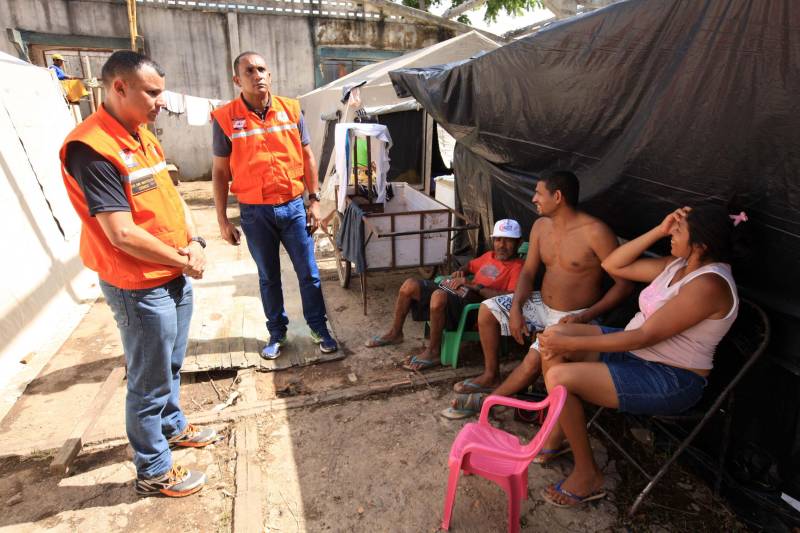 Em Marabá (foto) já são 198 famílias desabrigadas, 58 desalojadas e 194 afetadas. O município conta com cinco abrigos oficiais e dois não oficiais - estruturados pela própria comunidade. As famílias já começaram a receber o benefício eventual por meio das Secretarias Estadual e Municipal de Assistência Social.
FOTO: MÁCIO FERREIRA / AG. PARÁ
DATA: 16.02.2018
MARABÁ - PARÁ <div class='credito_fotos'>Foto: MÁCIO FERREIRA/ AG. PARÁ | <a href='/midias/2018/originais/4cdae123-c071-450f-b47a-12a3f5c5a018.jpg' download><i class='fa-solid fa-download'></i> Download</a></div>