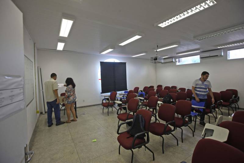 Campus de Salinópolis da UFPA.
FOTO: IGOR BRANDÃO / AG. PARÁ
DATA: 24.04.2018
SALINÓPOLIS - PARÁ <div class='credito_fotos'>Foto: IGOR BRANDÃO / AG. PARÁ | <a href='/midias/2018/originais/4d37e1a7-0f84-4588-b955-5012173984c5.jpg' download><i class='fa-solid fa-download'></i> Download</a></div>