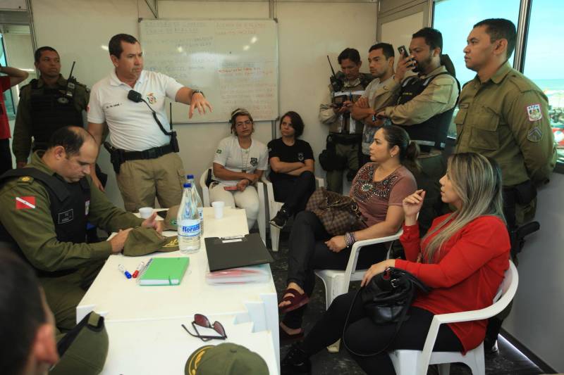 Atuação dos agentes de segurança durante a Operação Verão 2018 no segundo final de semana de férias.
FOTO: MÁCIO FERREIRA / AG. PARÁ
DATA: 07.07.2018
SALINÓPOLIS - PARÁ <div class='credito_fotos'>Foto: MÁCIO FERREIRA/ AG. PARÁ | <a href='/midias/2018/originais/4da0c792-843b-4df8-8f0f-1b978afb5b8d.jpg' download><i class='fa-solid fa-download'></i> Download</a></div>