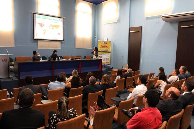 O evento na OAB foi uma parceira com o objetivo de disseminar conteúdos da Educação Fiscal. A Ordem dos Advogados do Brasil faz parte do Conselho Consultivo da Nota Fiscal Cidadã. O workshop sobre Transparência fiscal (foto) abordou os temas “Educação Fiscal para a cidadania”, com Altair Sampaio, coordenadora do Centresaf/Pa; e “Como o cidadão pode fiscalizar o governo”, com Renato Almeida, auditor de Finanças e Controle da Auditoria Geral do Estado (AGE).
FOTO: CRISTINO MARTINS / AG. PARÁ
DATA: 22.03.2018
BELÉM - PARÁ <div class='credito_fotos'>Foto: Cristino Martins/Ag. Pará | <a href='/midias/2018/originais/4e89963d-a899-488c-af08-c403ad6a77de.jpg' download><i class='fa-solid fa-download'></i> Download</a></div>