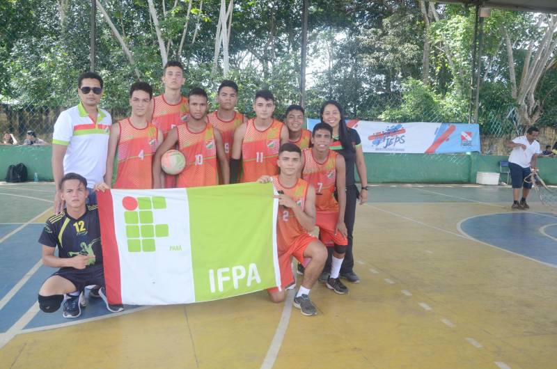 A etapa regional dos Jogos Estudantis Paraenses (Jeps), realizada de 16 a 19 de maio, no município de Igarapé-Açu, no nordeste do Estado, selecionou os times que vão disputar a etapa estadual, em junho, em Belém. Depois dos quatro dias de disputas, Castanhal foi apontada como a delegação que levará para a próxima etapa o maior número de times.
FOTO: RAI PONTES / ASCOM SEDUC
DATA: 20.05.2018
IGARAPÉ-AÇU - PARÁ <div class='credito_fotos'>Foto: Rai Pontes/Ascom Seduc | <a href='/midias/2018/originais/4f5fb424-f506-4c3a-9874-a20b1ca71a05.jpg' download><i class='fa-solid fa-download'></i> Download</a></div>