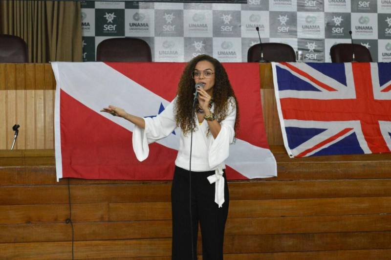 A secretária de Estado de Municípios Sustentáveis, Izabela Jatene (foto), falou sobre os desafios da sustentabilidade na Amazônia durante o evento Amazon Summer School, promovido pelo programa Chevening - que oferece bolsas de estudos de mestrado financiadas pelo Reino Unido e pelas Universidades da Amazônia (Unama) e Federal do Pará (UFPA).
FOTO: RAYANNE BULHÕES / ASCOM UNAMA
DATA: 26.02.2018
BELÉM - PARÁ <div class='credito_fotos'>Foto: RAYANNE BULHÕES / ASCOM UNAMA | <a href='/midias/2018/originais/500c0ac5-c02d-43e3-b886-a24c67046c36.jpg' download><i class='fa-solid fa-download'></i> Download</a></div>