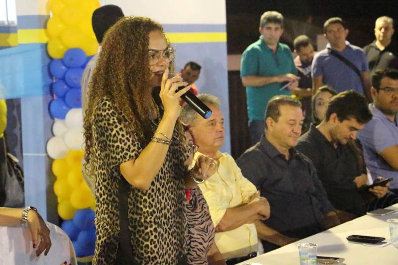 O município de Xinguara também comemora os 36 anos de emancipação neste domingo (13). A celebração de convênios entre a Prefeitura e o Estado abriu as comemorações. Foi firmado convênio para a construção de uma clínica de fisioterapia, no valor de R$ 289.051,66. Também foi assinado convênio de R$ 357.204,96, destinado à iluminação do trecho urbano da Avenida Xingu. Na foto, Izabela Jatene, secretária de Municípios Sustentáveis.
FOTO: ANTONIO MACEDO / DIVULGAÇÃO
DATA: 12.05.2018
XINGUARA - PARÁ <div class='credito_fotos'>Foto: ANTONIO MACEDO / DIVULGAÇÃO | <a href='/midias/2018/originais/502caa96-ac85-4098-bbf9-20625da9cf24.jpg' download><i class='fa-solid fa-download'></i> Download</a></div>