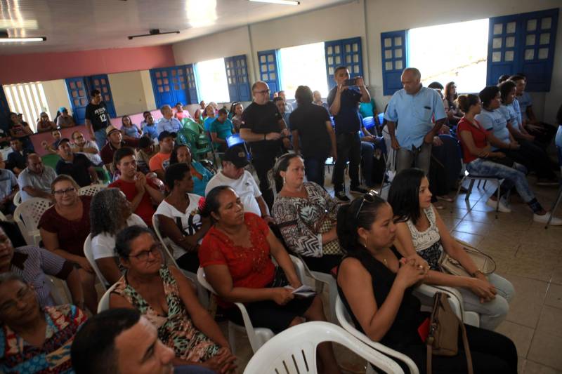 A agenda no município de Terra Alta (foto) também foi referente ao Programa Asfalto na Cidade. A Ordem de Serviço para a pavimentação de 4 km de vias urbanas foi assinada na cerimônia realizada no Auditório Municipal. 

FOTO: RODOLFO OLIVEIRA / AG. PARÁ
DATA: 13.06.2018
TERFRA ALTA - PARÁ <div class='credito_fotos'>Foto: Rodolfo Oliveira/Ag. Pará   |   <a href='/midias/2018/originais/506a694e-c985-4789-9c76-e1d637f11471.jpg' download><i class='fa-solid fa-download'></i> Download</a></div>
