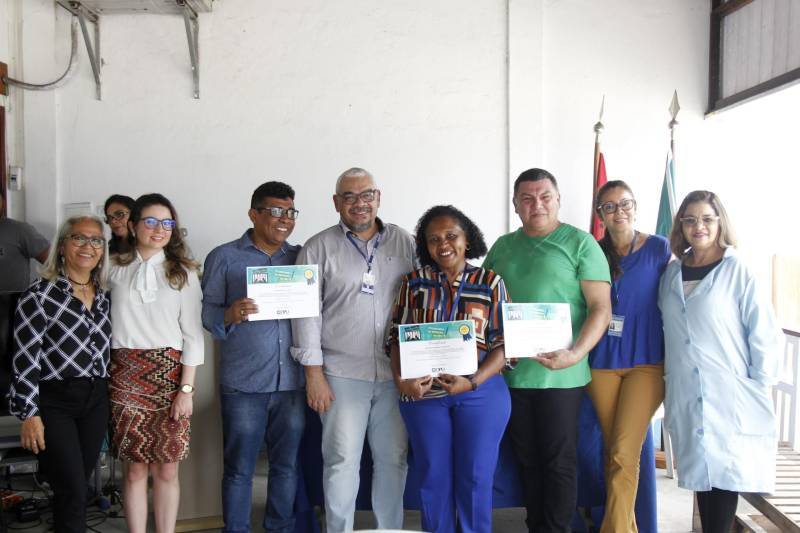 A Superintendência do Sistema Penitenciário do Estado (Susipe) realizou nesta quinta-feira, 10, a premiação do 3º Concurso de Redação realizado pela Defensoria Pública da União (DPU), com o apoio do Departamento Penitenciário Nacional (Depen), e que teve como tema "Mais direitos, menos grades". O evento teve por objetivo a certificação dos internos custodiados no Centro de Recuperação do Coqueiro (CRC), que conquistaram os três primeiros lugares de todo o Brasil.
FOTO: AKIRA ONUMA / ASCOM SUSIPE
DATA: 10.05.2018
BELÉM - PARÁ <div class='credito_fotos'>Foto: Akira Onuma / Ascom Susipe | <a href='/midias/2018/originais/508c4cc6-d5a0-4026-8de7-4770d9bd2de4.jpg' download><i class='fa-solid fa-download'></i> Download</a></div>