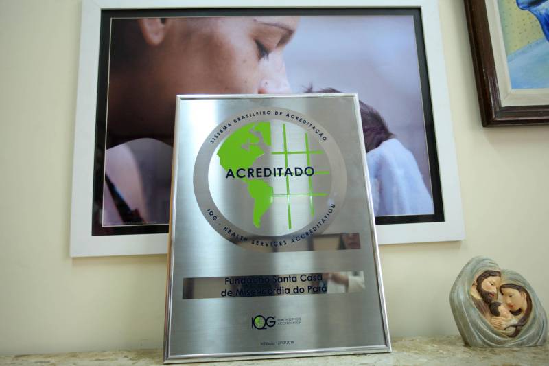 Dos seis hospitais certificados, cinco são gerenciados por Organizações Sociais, que ao assinarem contrato com o Governo do Pará, precisam buscar a melhoria dos processos e as futuras certificações. O outro hospital certificado é administrado diretamente pela gestão pública: a maior maternidade pública do Estado, a Santa Casa de Misericórdia do Pará conquistou a ONA 1.
FOTO: MÁCIO FERREIRA / AG. PARÁ
DATA: 17.02.2018
BELÉM - PARÁ <div class='credito_fotos'>Foto: MÁCIO FERREIRA/ AG. PARÁ | <a href='/midias/2018/originais/50bb3005-ebed-4b1a-bec2-473d8d055fe7.jpg' download><i class='fa-solid fa-download'></i> Download</a></div>