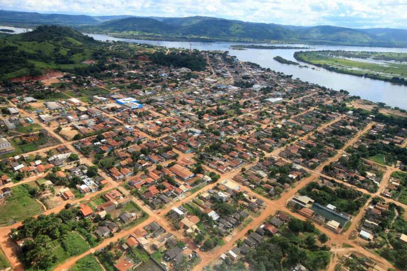 Está quase tudo pronto para a 6ª Semana dos Povos Indígenas, que começa neste domingo (15), em São Félix do Xingu (foto), no sudeste do Pará.
FOTO: RODOLFO OLIVEIRA / AG. PARÁ
DATA: 15.04.2018
SÃO FÉLIX DO XINGU - PARÁ <div class='credito_fotos'>Foto: Rodolfo Oliveira/Ag. Pará | <a href='/midias/2018/originais/53034b16-3a3d-4063-a54c-4c1f281a21d9.jpg' download><i class='fa-solid fa-download'></i> Download</a></div>