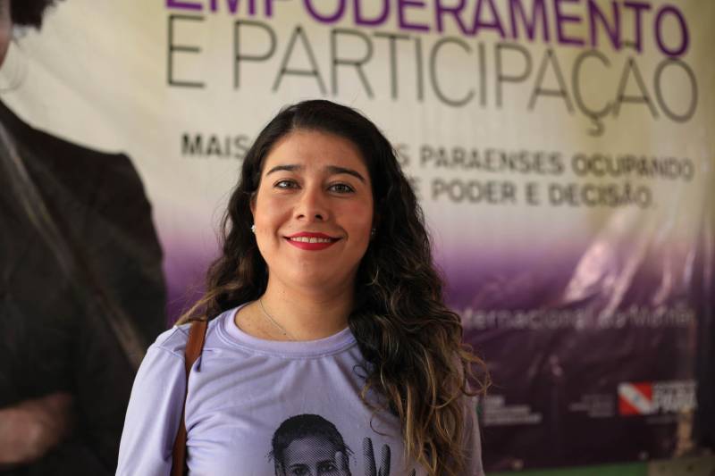 Uma ampla Ação de Cidadania abriu no sábado (3) a programação do governo do Estado alusiva ao Dia Internacional da Mulher – 8 de Março. Com o tema “Protagonismo Feminino nos Espaços de Decisão”, a ação foi realizada na Escola Estadual de Ensino Fundamental e Médio Dr. José Márcio Ayres, no Tapanã, em Belém. Na foto, a coordenadora de Saúde da Mulher da Sespa, Gabriela Góes.
FOTO: WAGNER ALMEIDA / SEJUDH
DATA: 03.03.2018
BELÉM - PARÁ <div class='credito_fotos'>Foto: Wagner Almeida/ Ascom Sejudh | <a href='/midias/2018/originais/551fbb0f-d2af-427c-acb9-85d2e068a10f.jpg' download><i class='fa-solid fa-download'></i> Download</a></div>