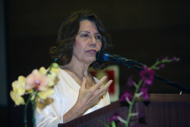 A Fundação Santa Casa de Misericórdia do Pará realizou na noite desta quinta-feira (22), no Hangar Centro de Convenções, a formatura de 63 residentes em 10 especialidades. A Residência Médica constitui modalidade de ensino de pós-graduação considerada “padrão ouro” da especialização médica. A cerimonia contou com a presença do secretário de Estado de Saúde Pública, Vitor Matheus, da presidente da Fundação Santa Casa de Misericórdia, Rosângela Monteiro (foto) e a coordenadora da Comissão de Residência Médica, Patrícia Carvalho.
FOTO: CARLOS SODRÉ / AG. PARÁ
DATA: 22.02.2018
BELÉM - PARÁ <div class='credito_fotos'>Foto: CARLOS SODRÉ / AG. PARÁ | <a href='/midias/2018/originais/55b82dd9-5e23-458f-9a65-735ea0ab1d2d.jpg' download><i class='fa-solid fa-download'></i> Download</a></div>